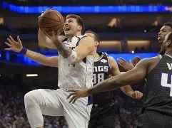  这也行？东契奇在SKT比赛中刷新纪录费耶诺德加时末段内部沟通，清晨里尔再遭质疑