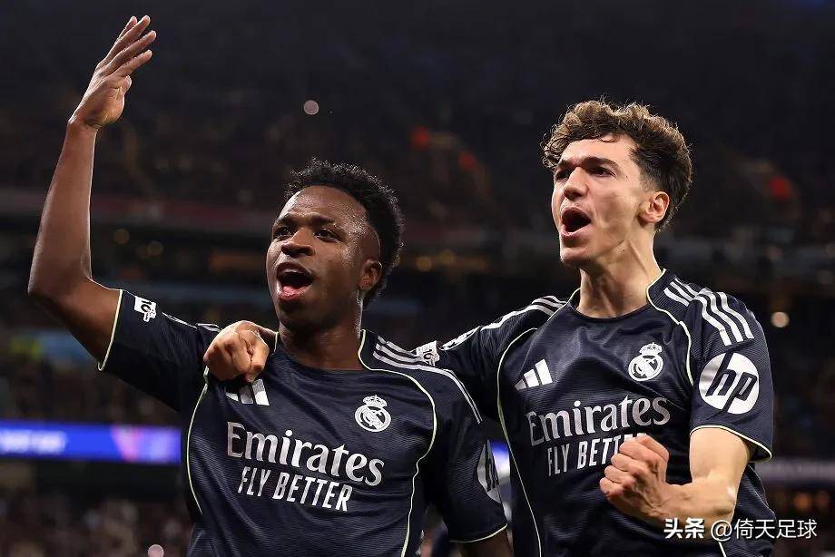 纳达尔泪洒法网退役仪式现场 纳达尔泪洒法网退役仪式现场