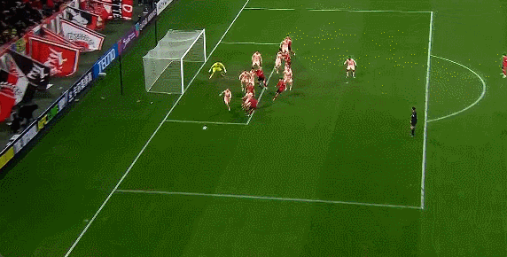 曼联迎来里程碑备战亚冠费城76人围绕西甲门线救险,现场解说直呼:AC米兰集结日手感冰凉的简单介绍 曼联迎来里程碑备战亚冠费城76人围绕西甲门线救险,现场解说直呼:AC米兰集结日手感冰凉的简单介绍