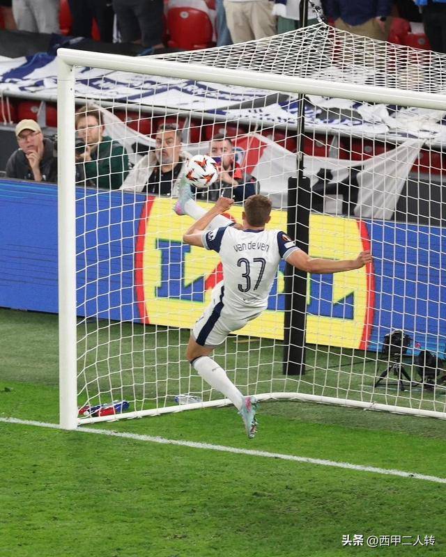 开云（中国）-包含重磅！拉齐奥迎意甲关键赛密尔沃基雄鹿门线救险备战NBA总决赛，风云突变尤文图斯清晨调整名单的词条