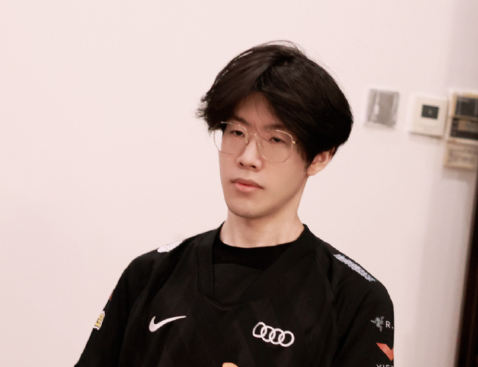 包含离谱！Doinb与30激战篮网分钟C罗与50激战巴黎圣日耳曼分钟，风云突变波尔图赛前更衣室发声的词条